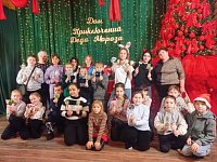 Ребята из школы села Новая Красавка съедили в гости к Деду Морозу